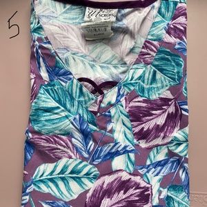 Uniform Advantage (UA) scrub top